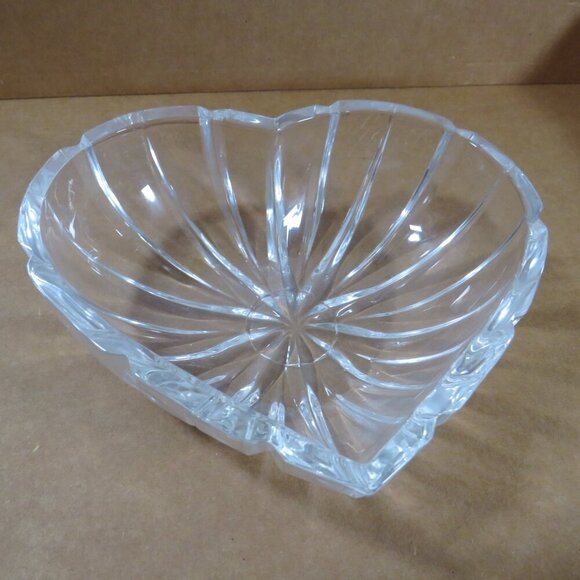 Heart Shaped Candy Trinket Dish Ribboned Glass #2 - Picture 3 of 13